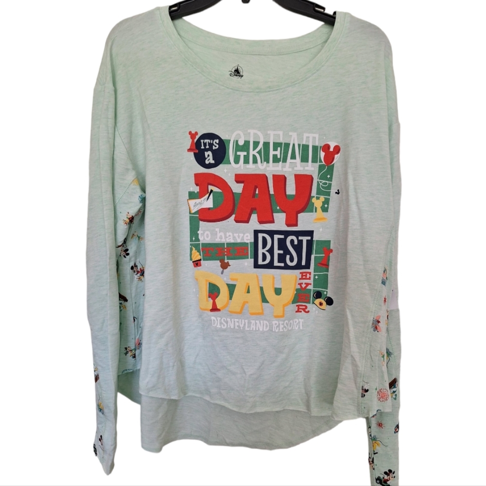Disney Parks Disneyland Play in the Park Icon Holiday Shirt Women's Medium NEW
